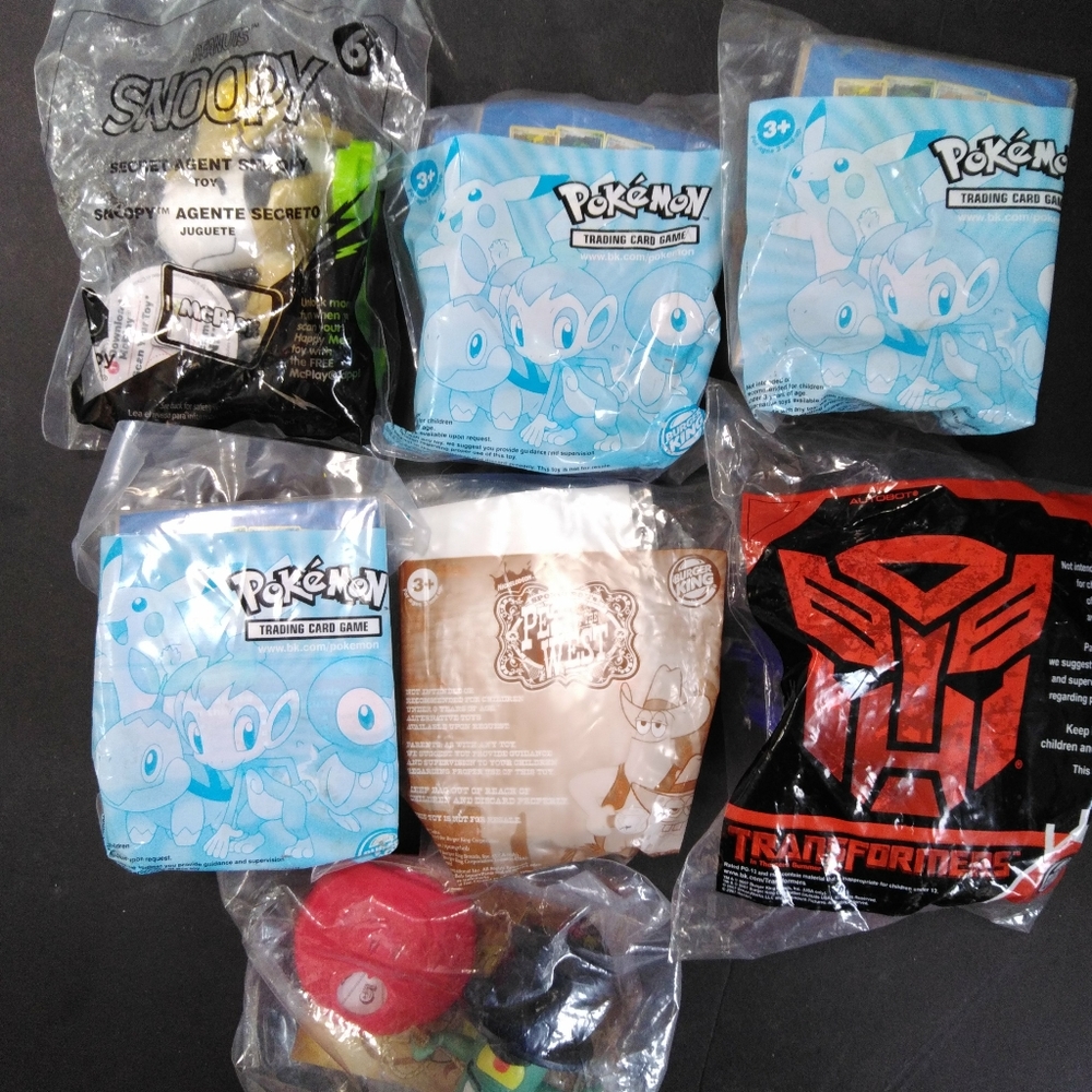 NEW UNOPENED BURGER KiNG COLLECTABLES